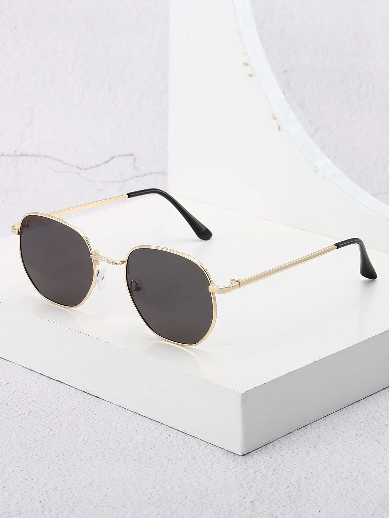 1pair Metal Frame Fashion Glasses