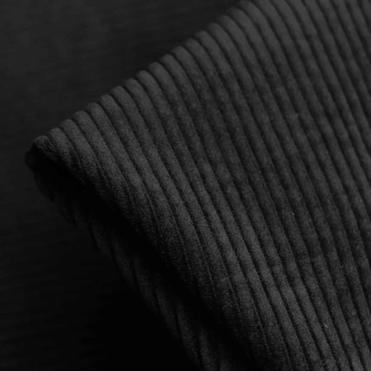 Alto Black - Jumbo Corduroy